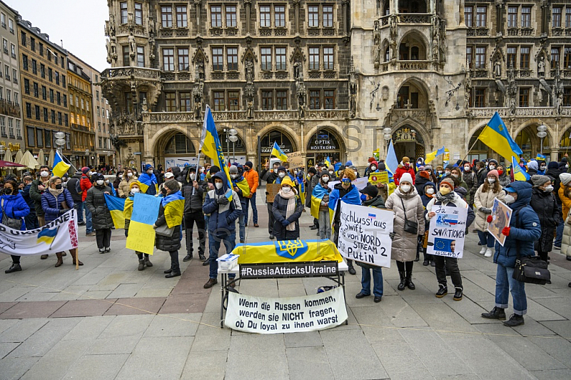 GER, Demo Frieden fuer die Ukraine mit ca 200 Teilnehmern 