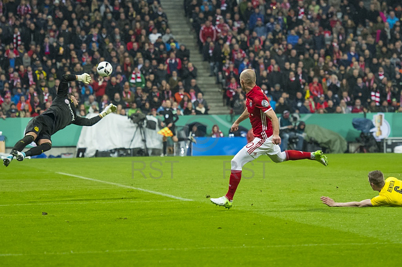 GER, DFB Pokal, Halbfinale,  FC Bayern Muenchen vs. Borussia Dortmund