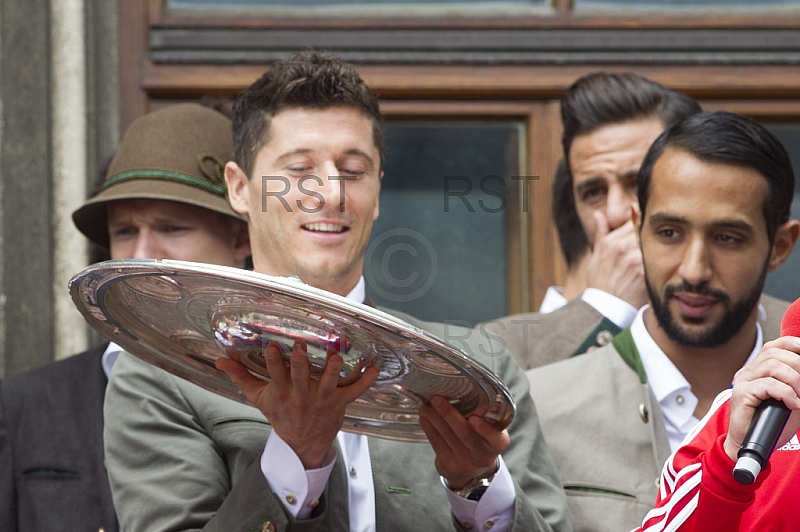 GER, Meisterfeier des FC Bayern Muenchen auf dem Muenchner Marienplatz