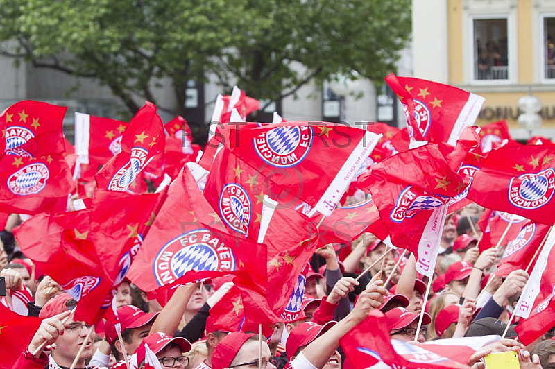 GER, Meisterfeier des FC Bayern Muenchen auf dem Muenchner Marienplatz