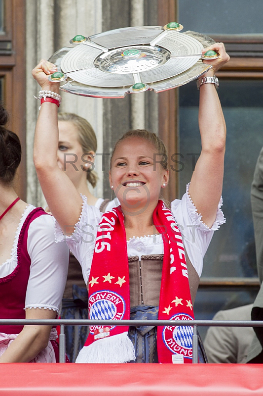 GER, Meisterfeier des FC Bayern Muenchen auf dem Muenchner Marienplatz