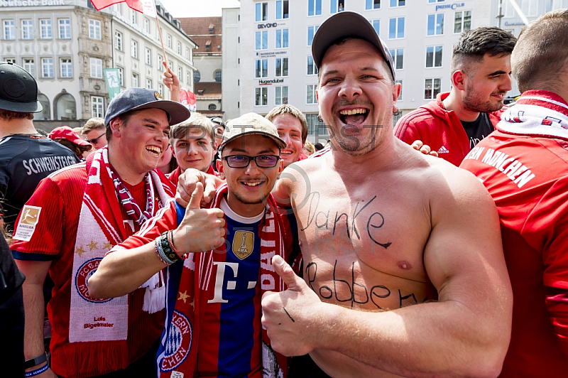 GER, 1.FBL,  FC Bayern Muenchen Mesterfeier auf dem Marienplatz