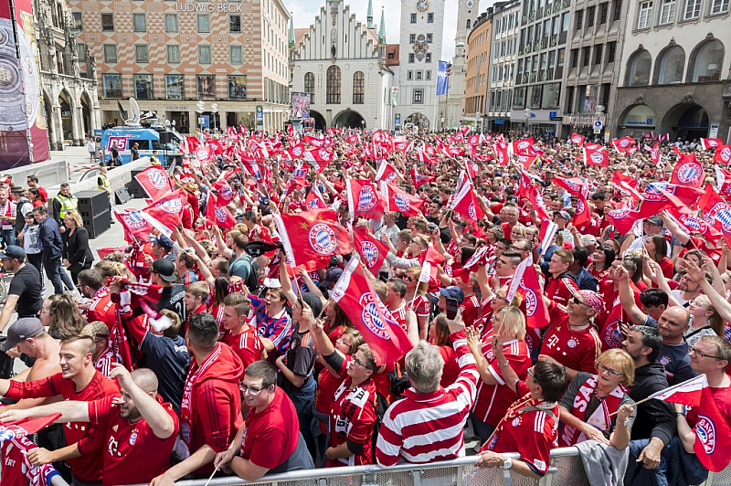 GER, 1.FBL,  FC Bayern Muenchen Mesterfeier auf dem Marienplatz