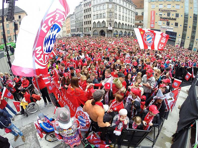 GER, Meisterfeier des FC Bayern Muenchen auf dem Muenchner Marienplatz