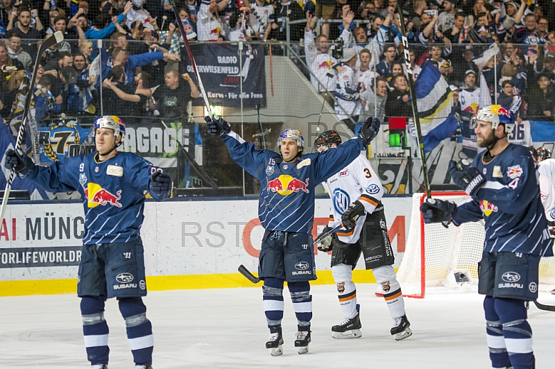 GER, DEL Playoff Finale Spiel 5, EHC Red Bull Muenchen vs. Grizzlys Wolfsburg