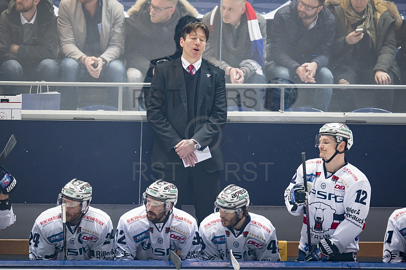 GER, DEL Playoff Halbfinale Spiel 1, EHC Red Bull Muenchen vs. Eisbaeren Berlin