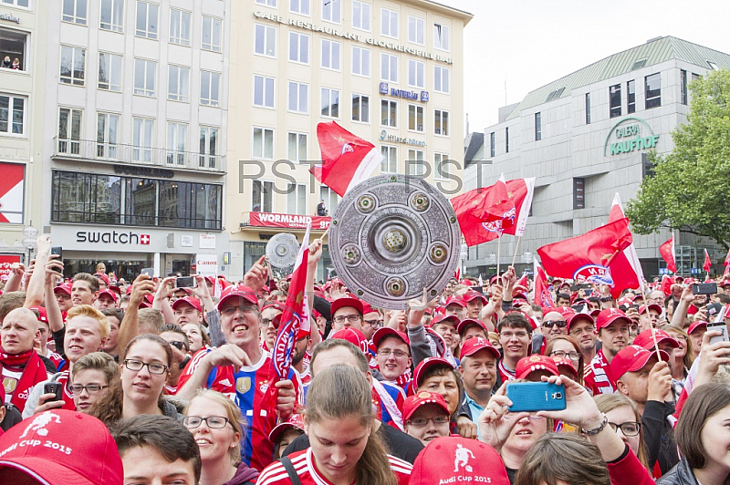 GER, Meisterfeier des FC Bayern Muenchen auf dem Muenchner Marienplatz