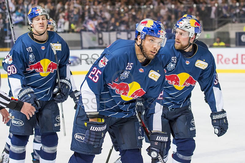 GER, DEL Playoff Finale Spiel 5, EHC Red Bull Muenchen vs. Grizzlys Wolfsburg