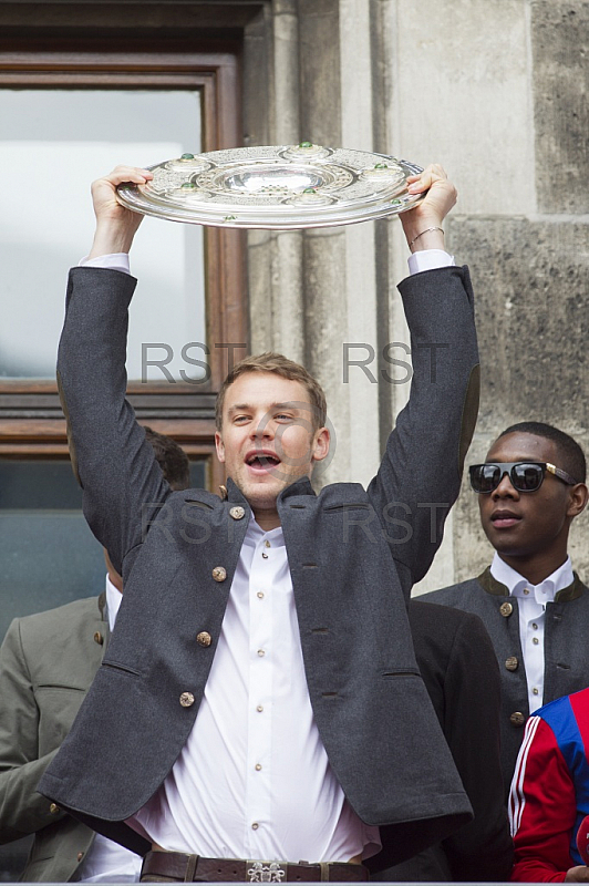 GER, Meisterfeier des FC Bayern Muenchen auf dem Muenchner Marienplatz