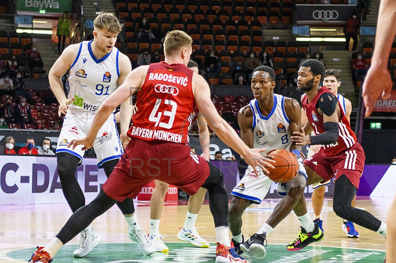 GER, easy credit BBl, FC Bayern Muenchen Basketball vs. Fraport Skyliners