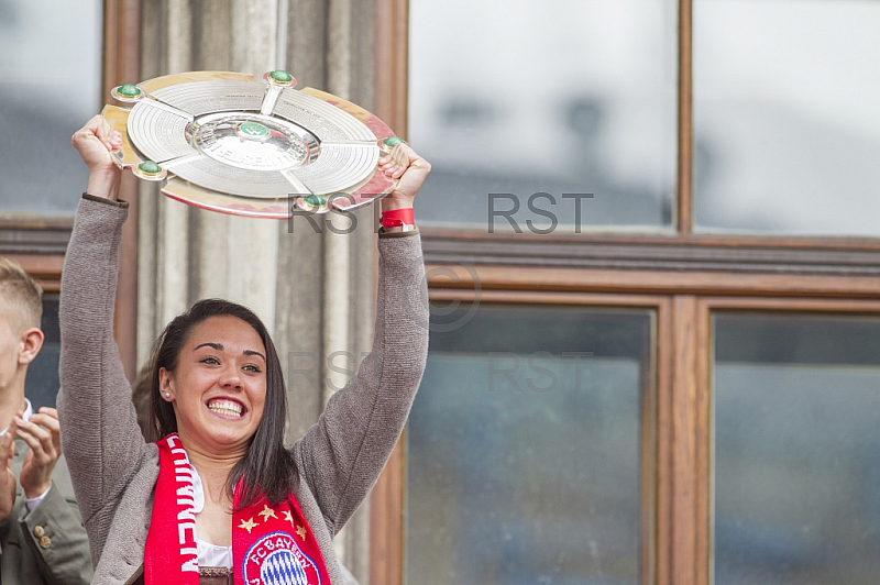 GER, Meisterfeier des FC Bayern Muenchen auf dem Muenchner Marienplatz