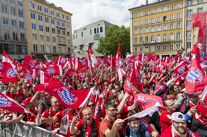 GER, 1.FBL,  FC Bayern Muenchen Mesterfeier auf dem Marienplatz