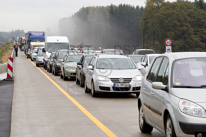 GER,Stau auf der A8 nach einem LKW Unfall