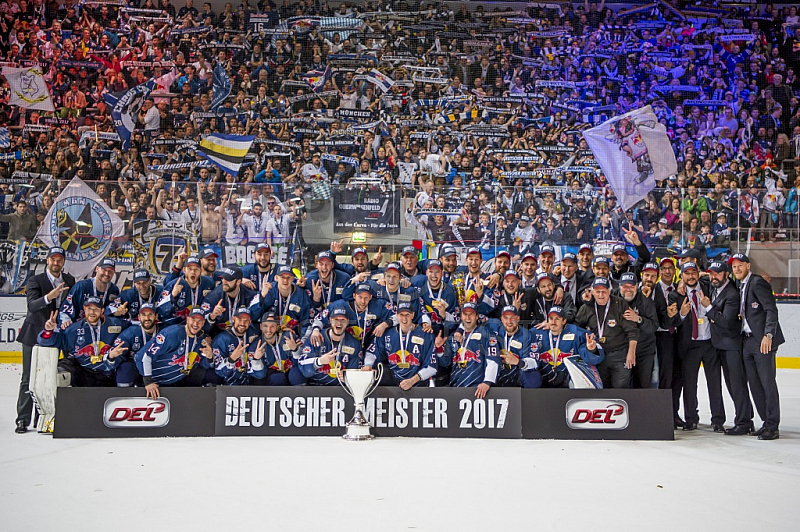 GER, DEL Playoff Finale Spiel 5, EHC Red Bull Muenchen vs. Grizzlys Wolfsburg