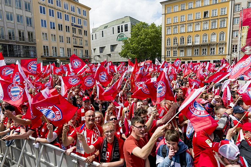 GER, 1.FBL,  FC Bayern Muenchen Mesterfeier auf dem Marienplatz