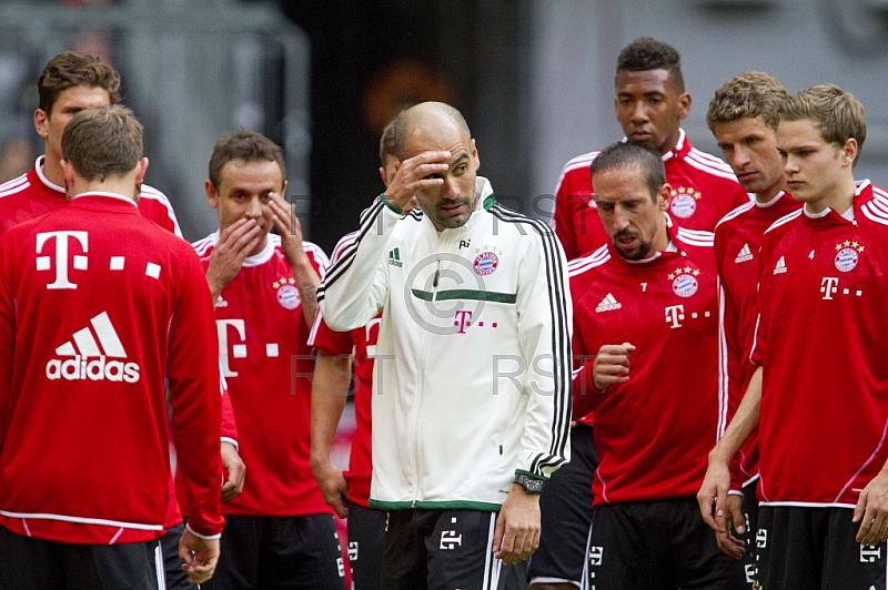 GER, 1.FBL,  Erstes Training mit Pep Guardiola