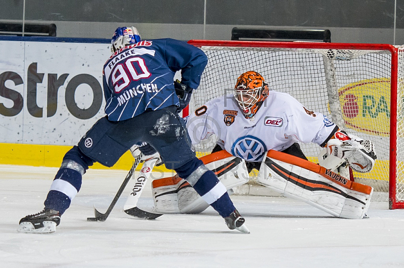 GER, DEL Playoff Finale Spiel 5, EHC Red Bull Muenchen vs. Grizzlys Wolfsburg