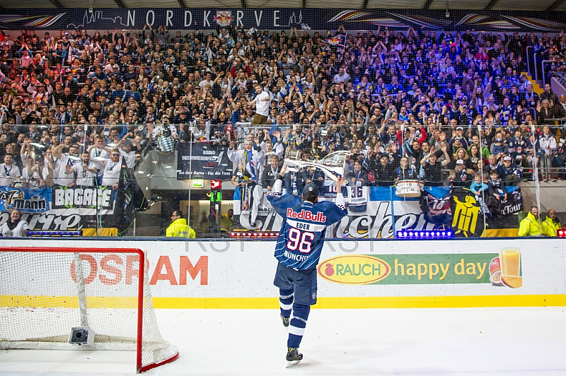 GER, DEL Playoff Finale Spiel 5, EHC Red Bull Muenchen vs. Grizzlys Wolfsburg