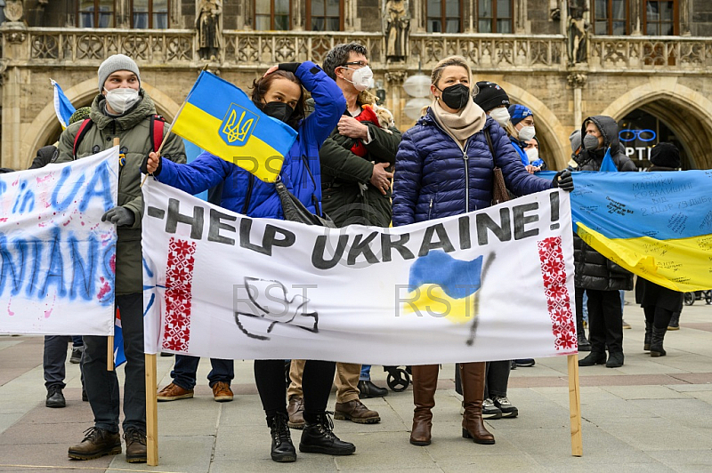 GER, Demo Frieden fuer die Ukraine mit ca 200 Teilnehmern 