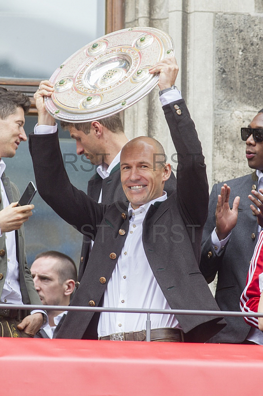 GER, Meisterfeier des FC Bayern Muenchen auf dem Muenchner Marienplatz