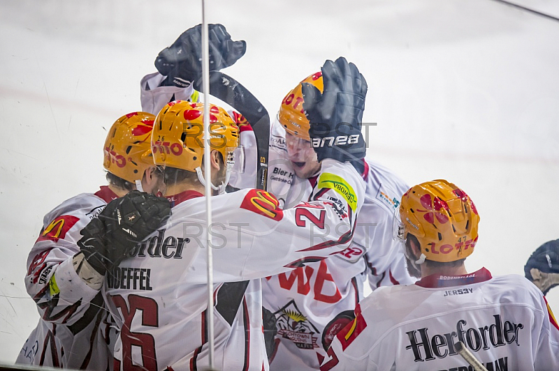 GER, DEL Playoff Viertelfinale Spiel 1, EHC Red Bull Muenchen vs. Fischtown Pinguins Bremerhaven