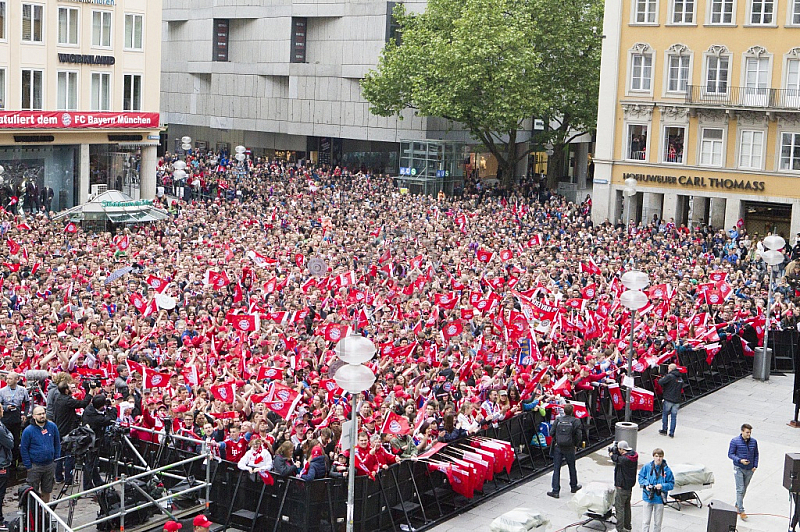 GER, Meisterfeier des FC Bayern Muenchen auf dem Muenchner Marienplatz