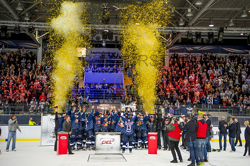 GER, DEL Playoff Finale Spiel 5, EHC Red Bull Muenchen vs. Grizzlys Wolfsburg