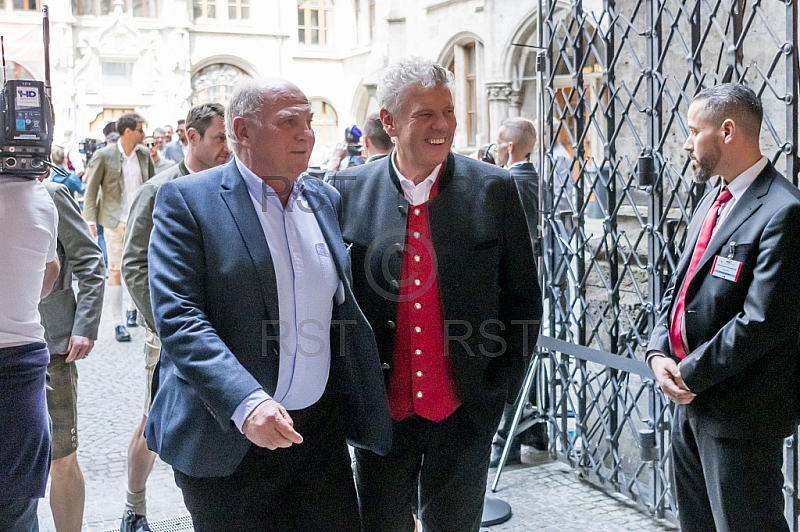 GER, 1.FBL,  FC Bayern Muenchen Meisterfeier auf dem Marienplatz