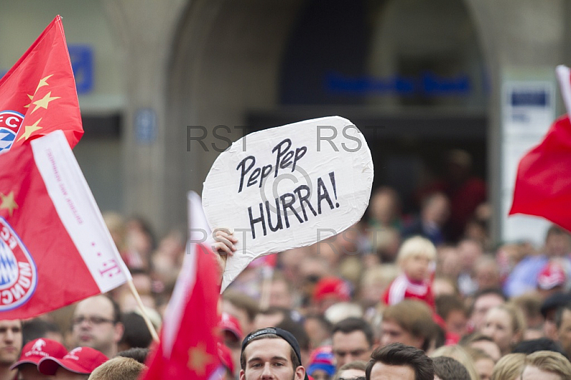 GER, Meisterfeier des FC Bayern Muenchen auf dem Muenchner Marienplatz