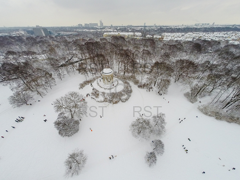 GER, Winterlandschaft am Muenchner Monopteros