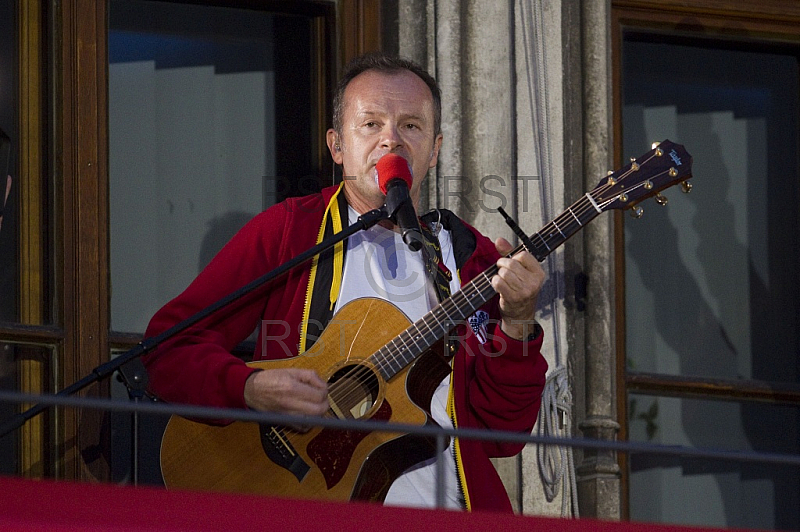 GER, 1.FBL,  Meisterfeier auf dem Muenchner Marienplatz