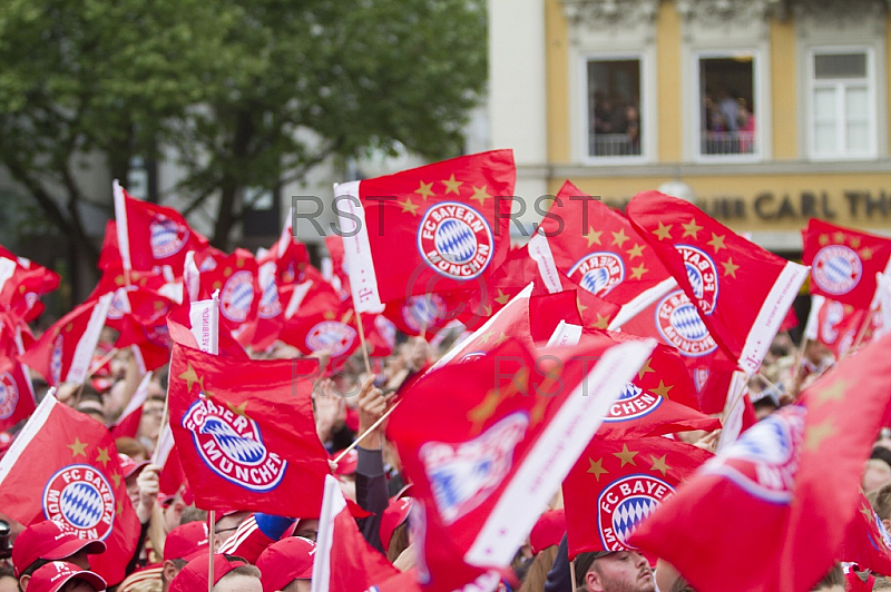 GER, Meisterfeier des FC Bayern Muenchen auf dem Muenchner Marienplatz